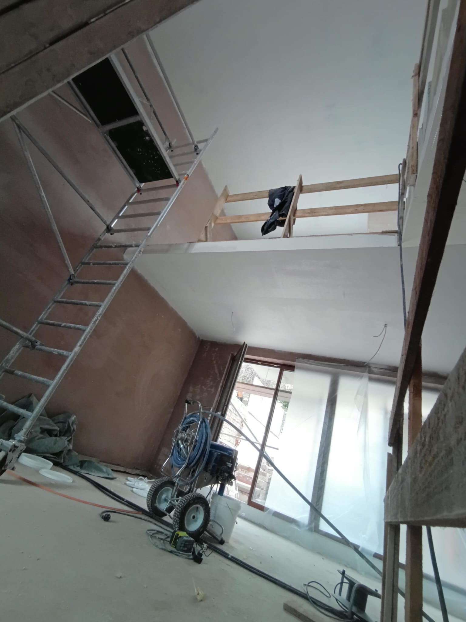 STROJNO GLETANJE STROPA