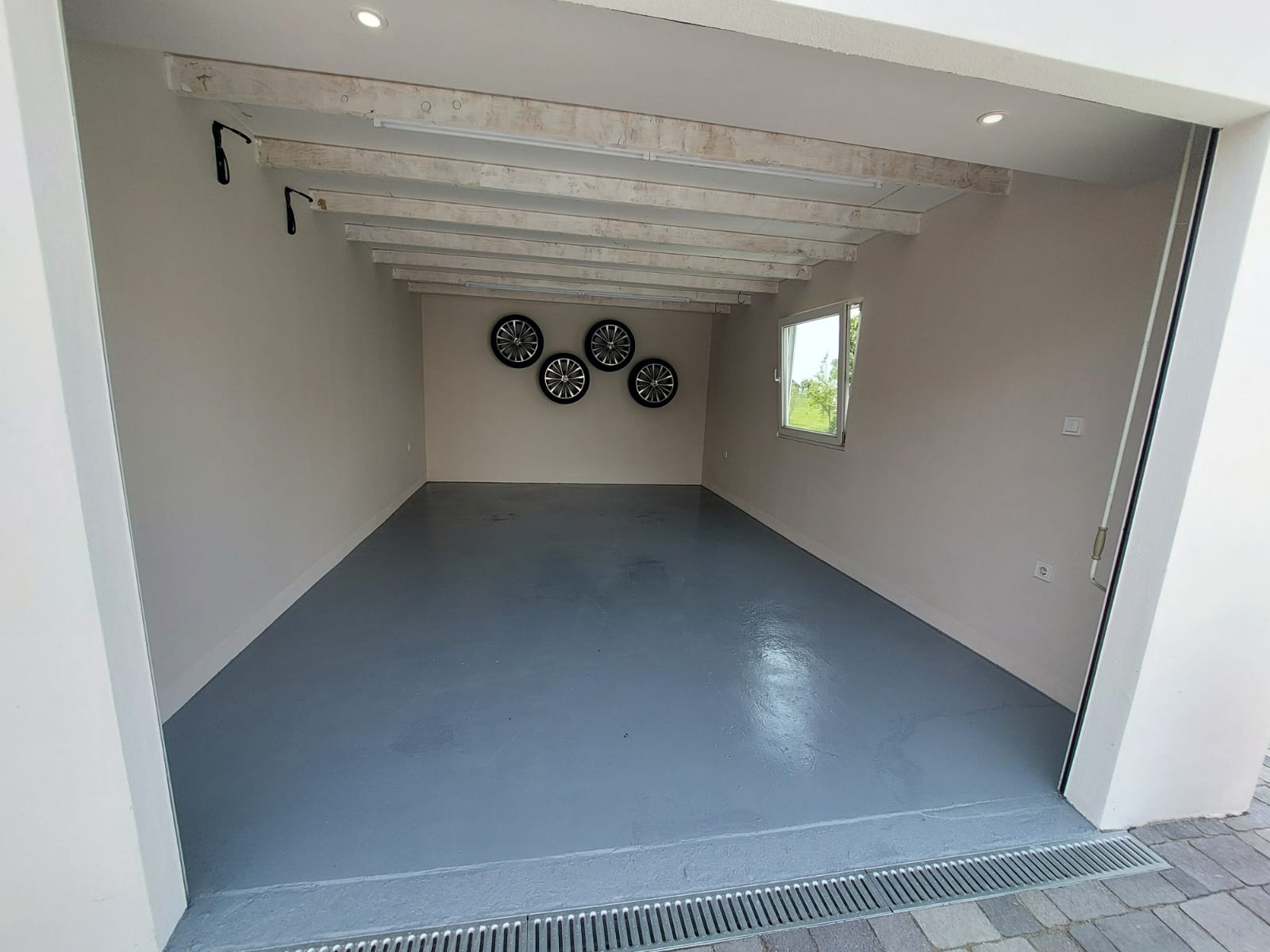 ZAŠTITNI PREMAZ PODA